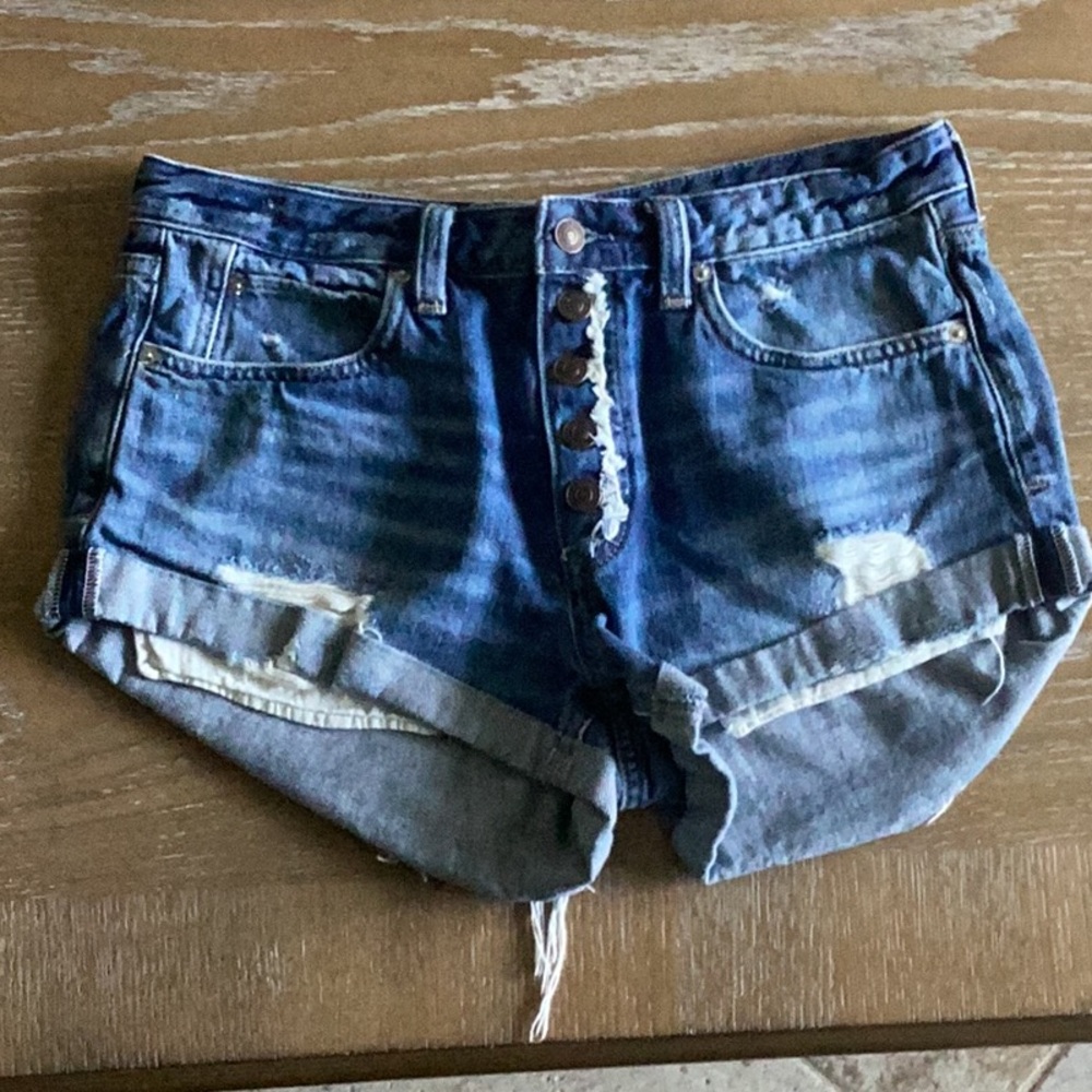 we the free distressed button fly Jean shorts size 29
